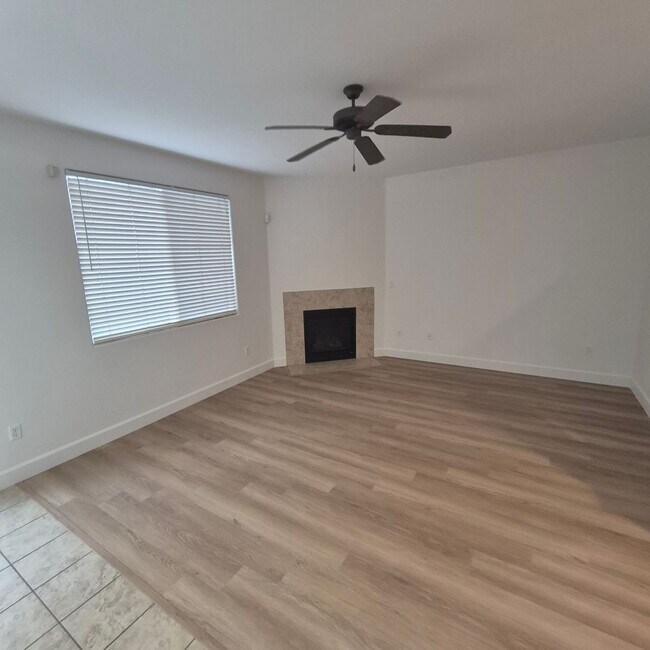 Building Photo - Natomas Home available for Speedy Move in.