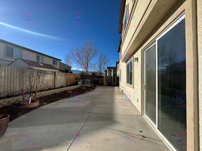 Building Photo - 1/2 Month Free - Look & Lease Same Day!!! Spacious 4-Bedroom 3 Bath, 3 Car Garage Home with Loft,...