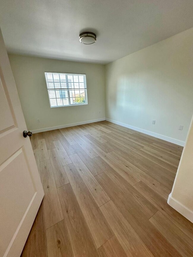 Building Photo - 1094 Lime Ave