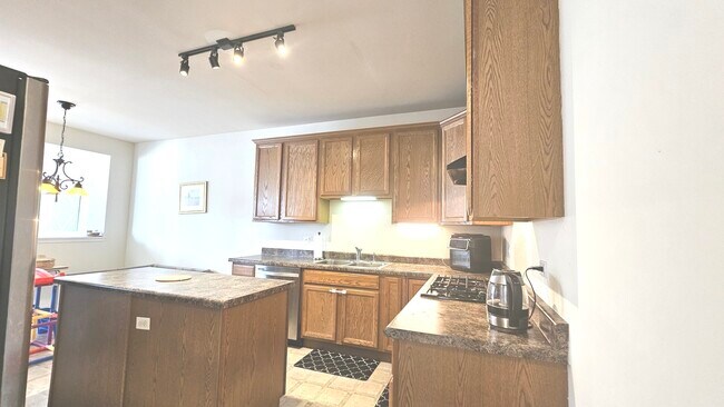 Building Photo - 1268 Bradley Cir