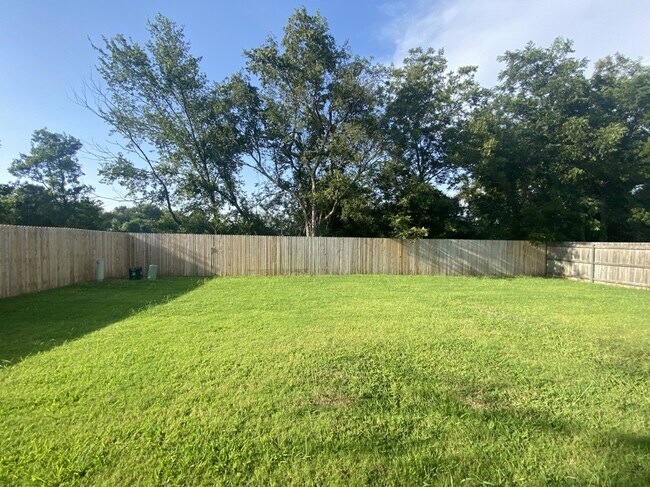 Building Photo - 745 E 139th Pl N