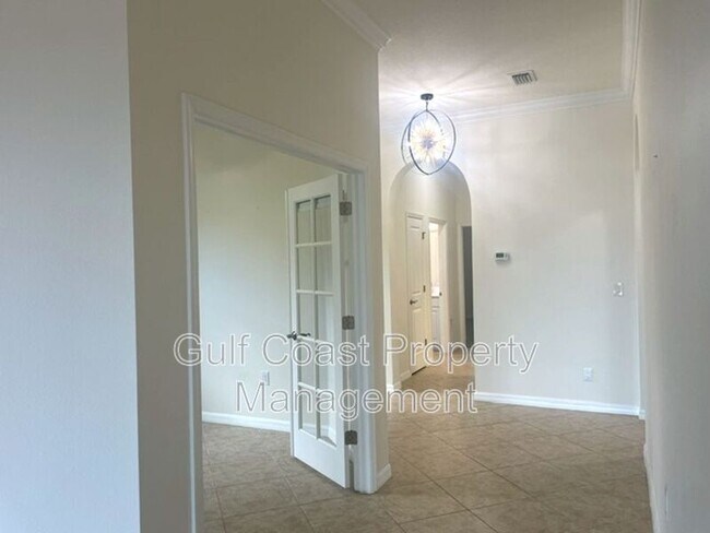 Building Photo - 10485 Crooked Crk Dr