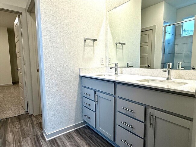 Building Photo - 13916 Lubeck Dr