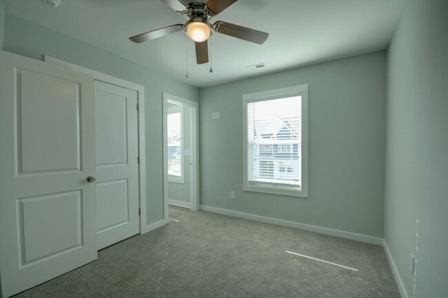 Building Photo - Beachside Village Townhomes: 3 bedroom 3.5...