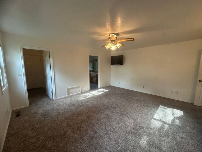 Building Photo - Charming Ranch Farmhouse in St. George – Spacious & Serene!