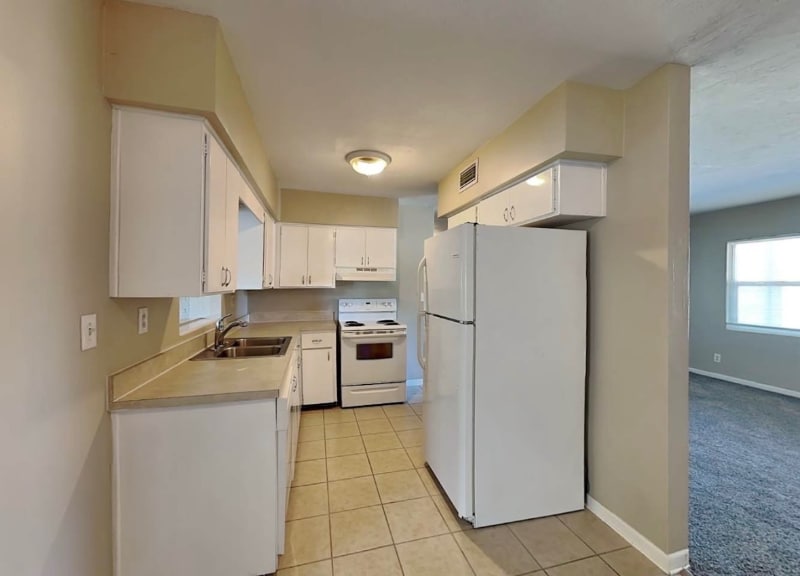 Building Photo - 1265 Stratford Dr