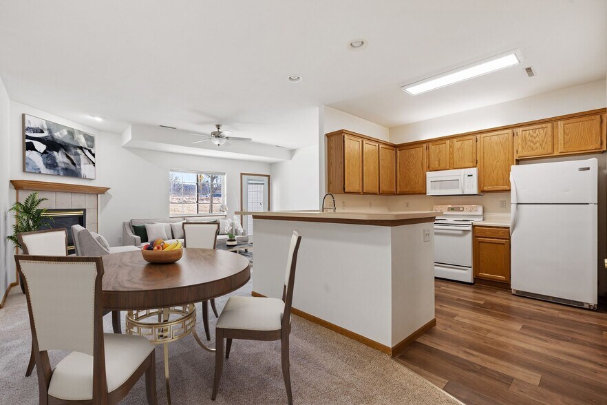 Building Photo - Harper Court Apartments