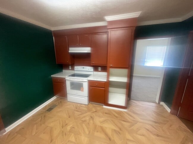 Building Photo - 852 Reaves St