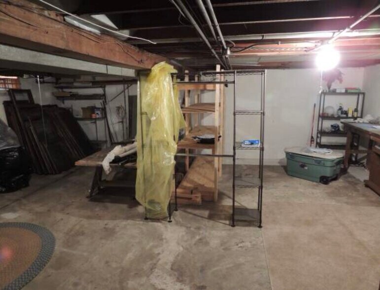 Building Photo - 6310 W Meinecke Ave