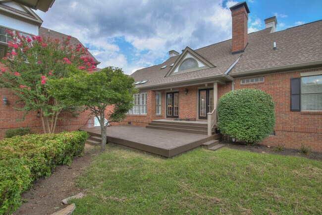 Building Photo - 4335 N Chapel Rd