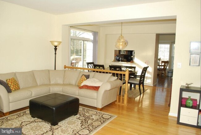 Building Photo - 4070 Fountainside Ln