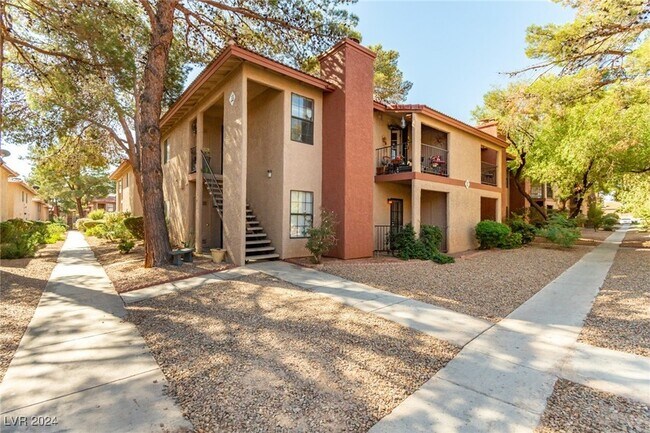 Primary Photo - 5576 W Rochelle Ave.
