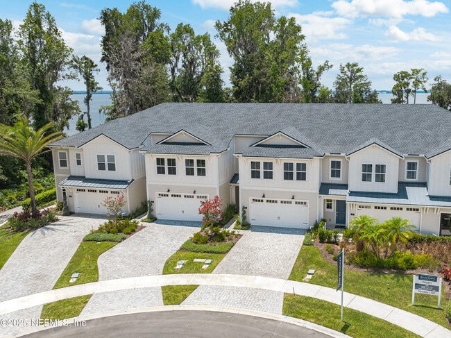 Primary Photo - 23 Oak Pk Dr