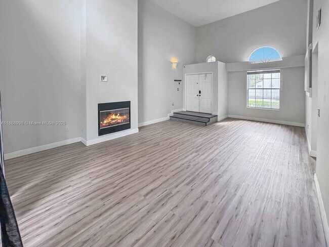 Building Photo - 1015 NW 125th Terrace