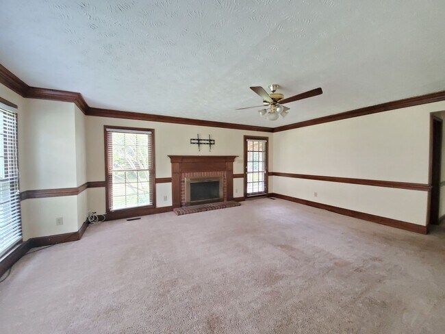 Building Photo - 3508 Gowan Ln