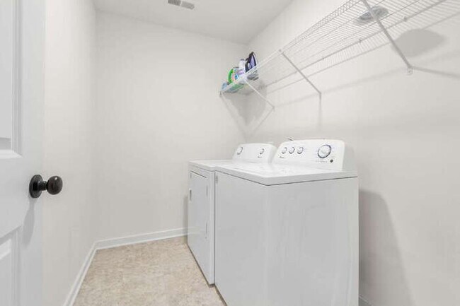 Building Photo - Charming 4-Bed Oasis with 2.5 Baths on Wil...