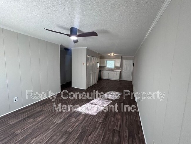 Building Photo - 115 Cox Ave