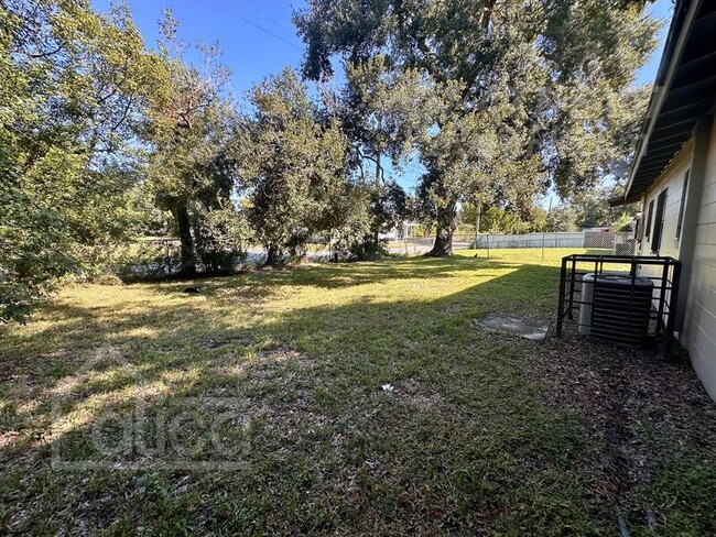 Building Photo - 411 Gilman Cir