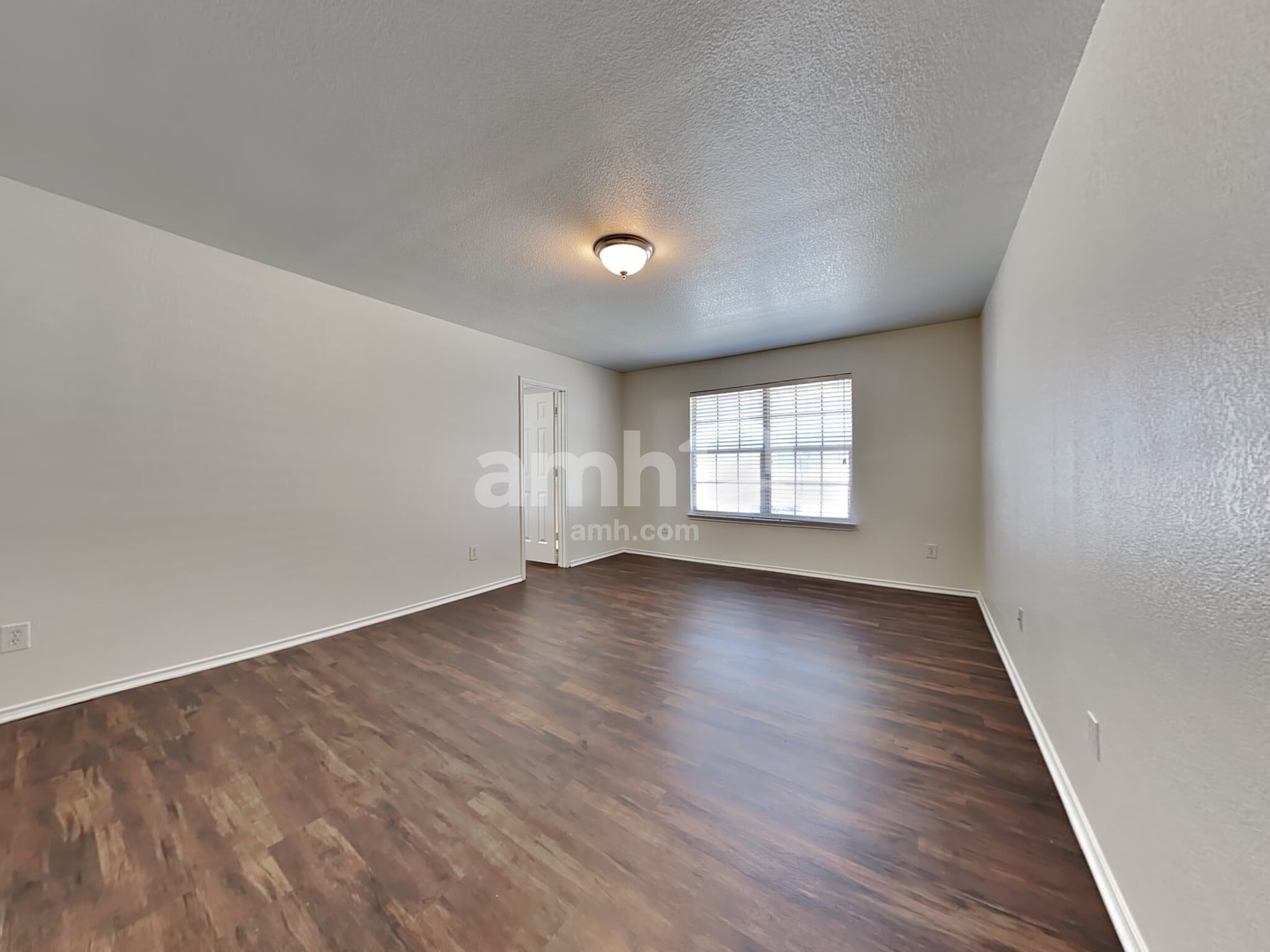 Building Photo - 14117 Cochise Dr