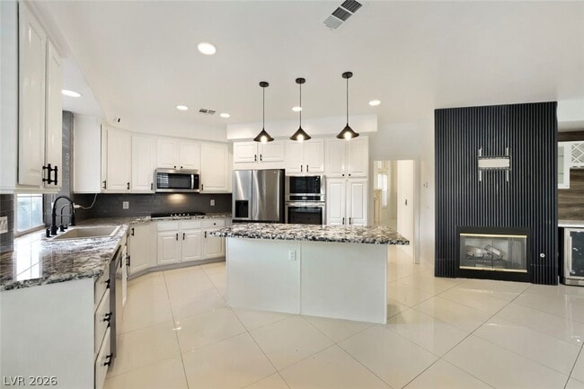 Building Photo - 1416 Palantine Hill Dr