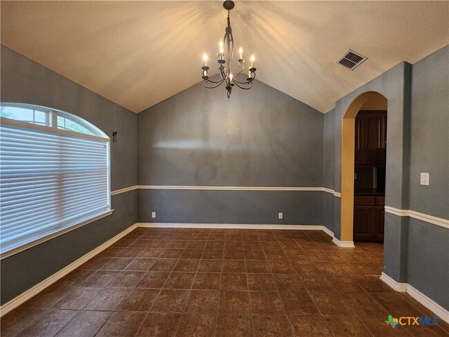 Building Photo - 803 Lodge Creek Dr