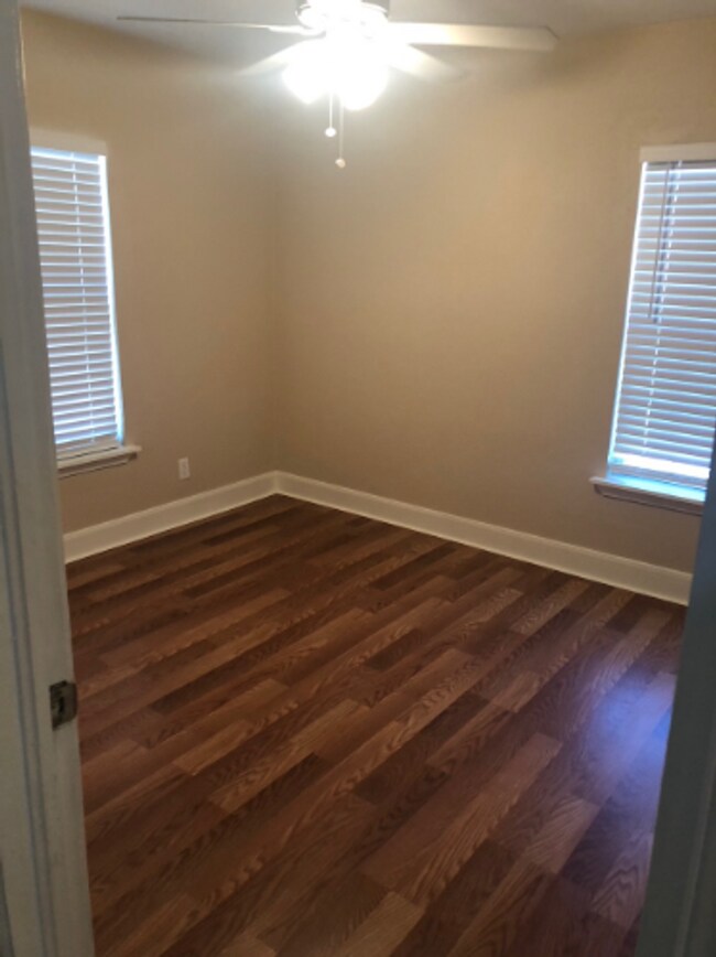 Building Photo - 10563 Dawn Dr