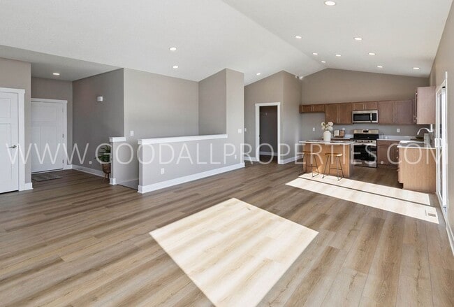 Building Photo - Stunning ranch-style home in Altoona featuring 4 bedrooms and 3 bathrooms, with a finished walk-o...