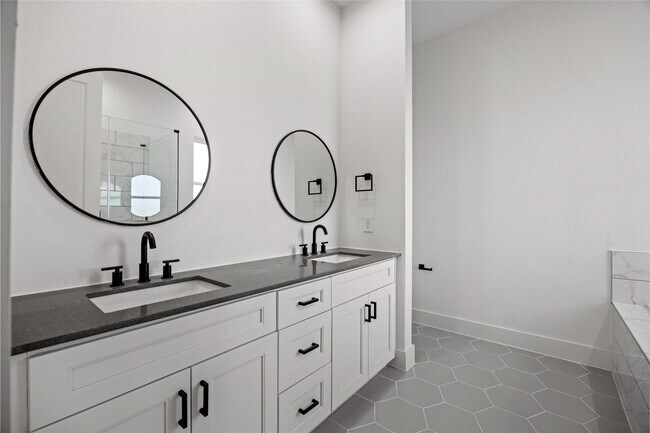 Building Photo - 14116 Faith Frst Dr