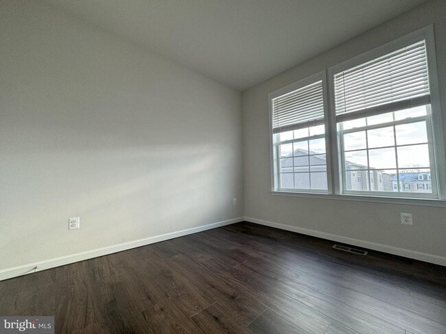 Building Photo - 9067 Fox Stream Way