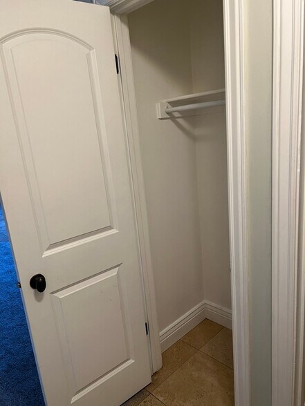 Building Photo - 893 Arnecia Ct