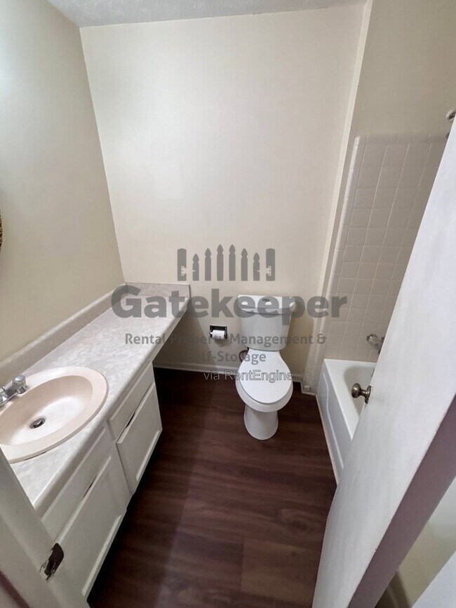 Building Photo - 145 Fieldstone Dr