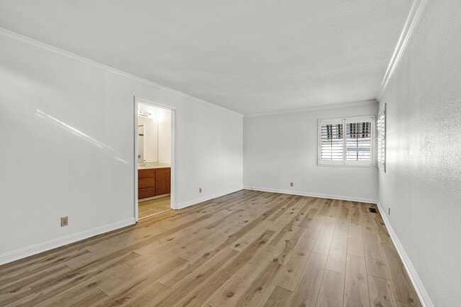 Building Photo - Beautiful Townhome in the Heart of Pleasanton