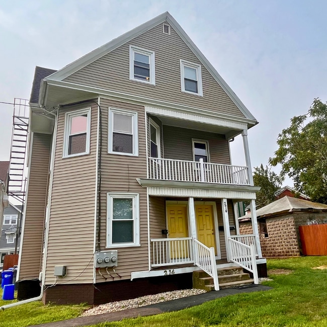 Primary Photo - 274 Point St