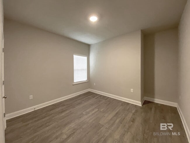 Building Photo - 31436 Memphis Lp