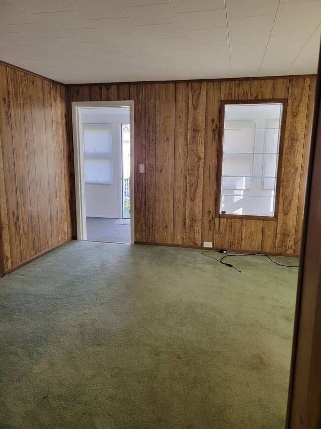 Building Photo - 8444 Hickman Rd