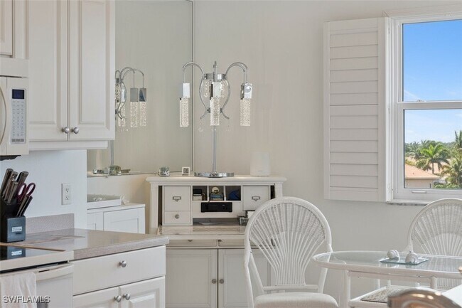 Building Photo - 14819 Laguna Dr