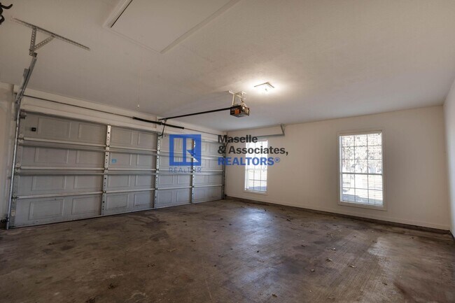 Building Photo - 105 Channing Cir