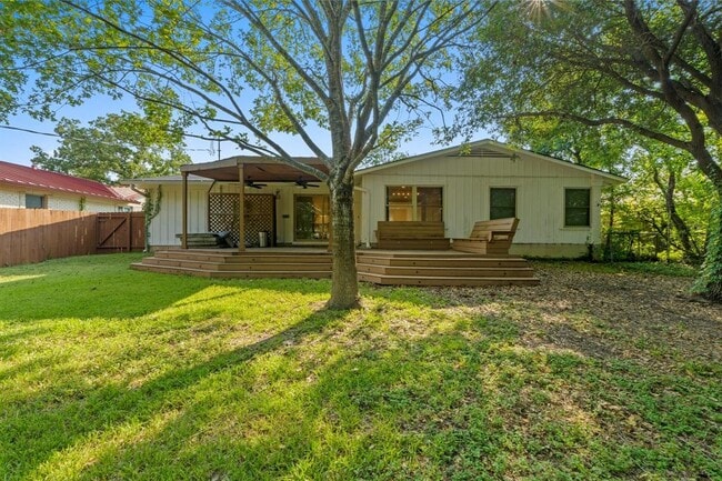 Building Photo - 5512 Delwood Dr