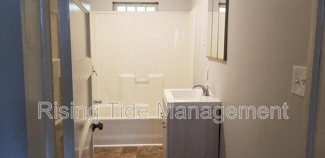 Building Photo - 1213 Haven Dr