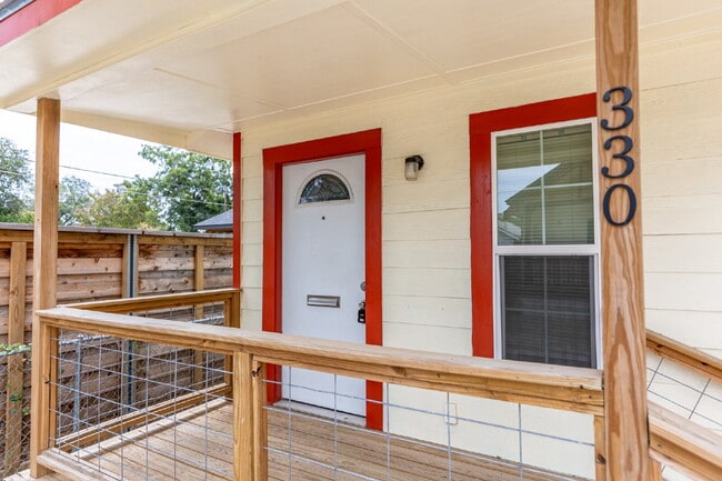 Building Photo - 330 Gem Ln