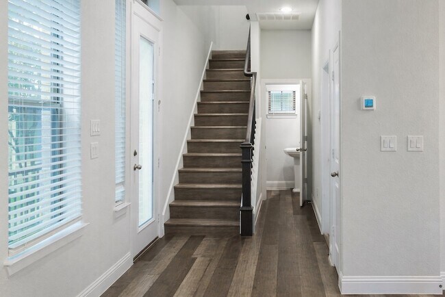 Building Photo - 1115 Manacor Ln