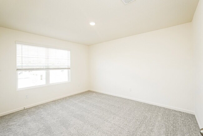 Building Photo - 15295 Abella Dr