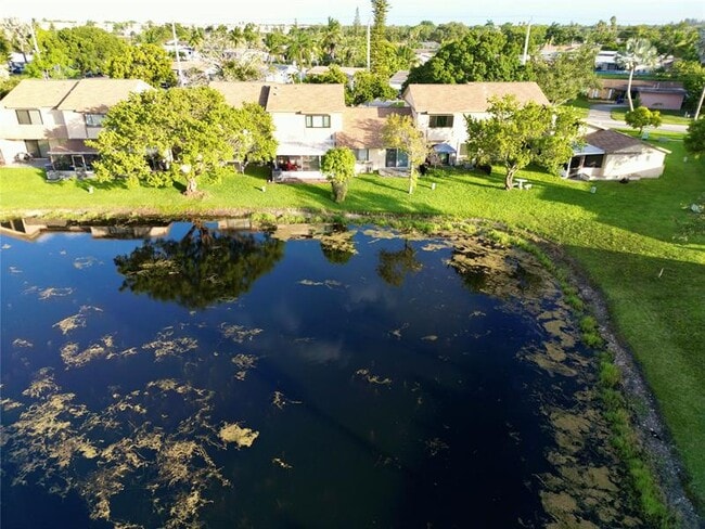 Building Photo - 10875 NW 29th Manor