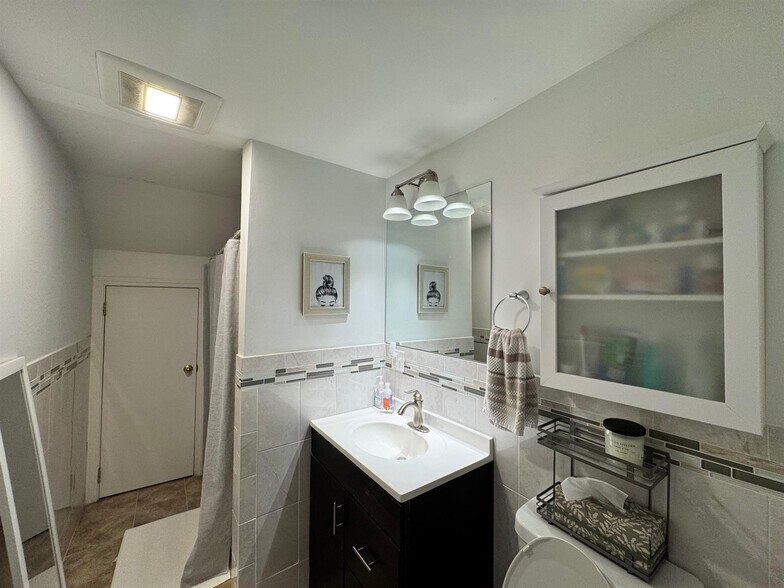 Building Photo - 25 4th St