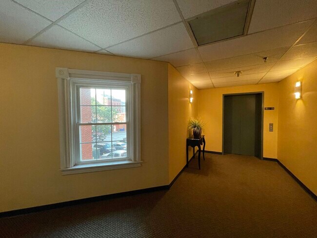 Building Photo - 30 Hanover St