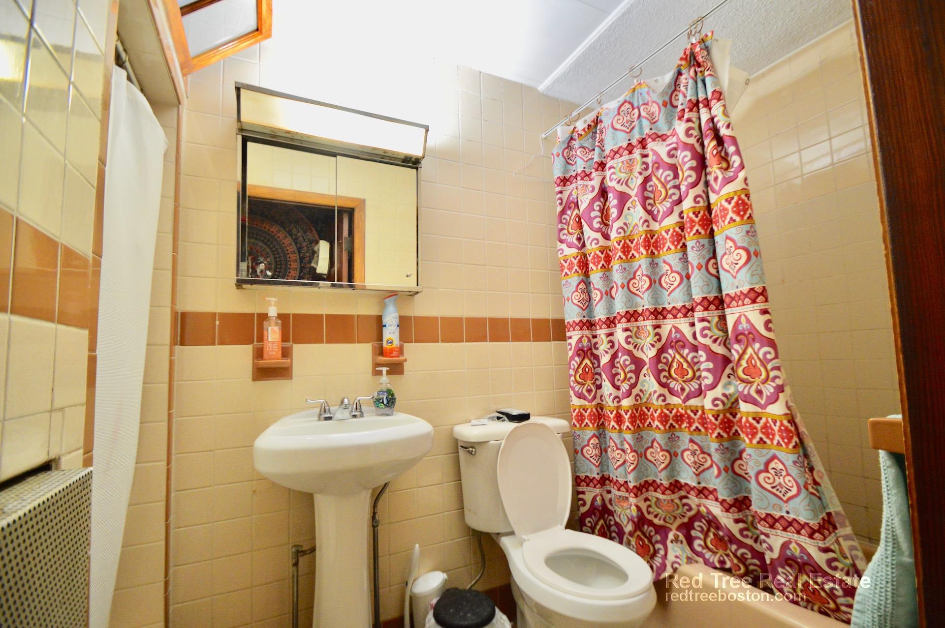 Building Photo - 145 Marcella St