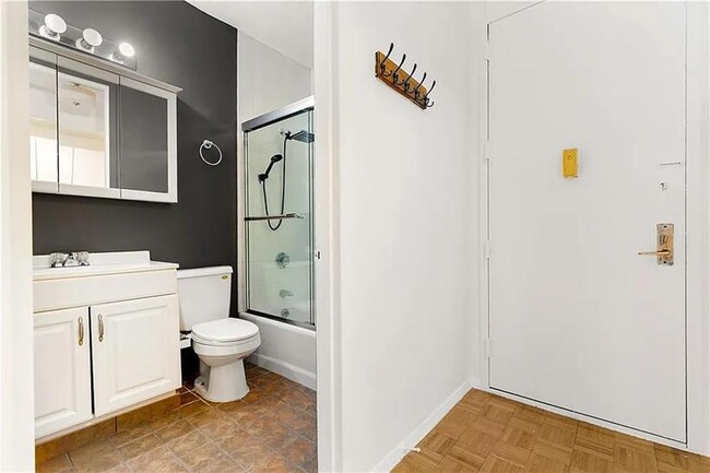 Building Photo - 3111 Ocean Pkwy