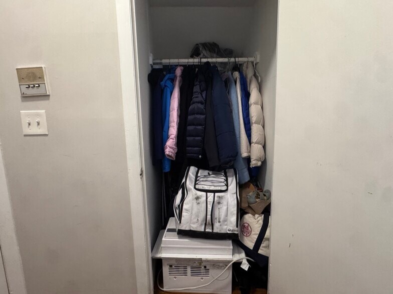 Building Photo - 31 Stearns Rd