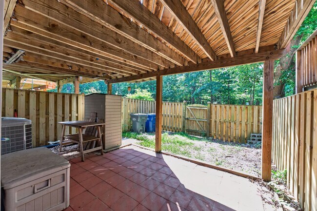 Building Photo - 5619 Ridge View Dr
