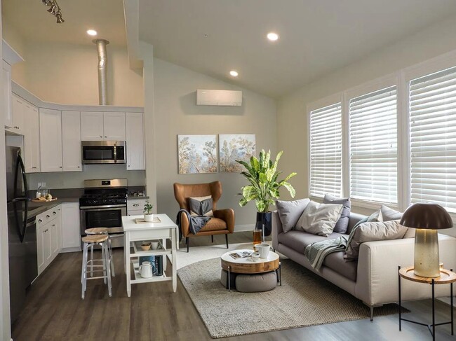 Primary Photo - 1524 F St